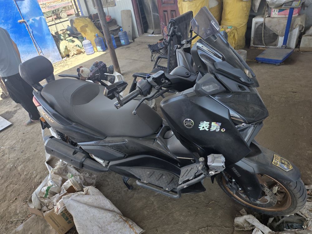 雅马哈 XMAX