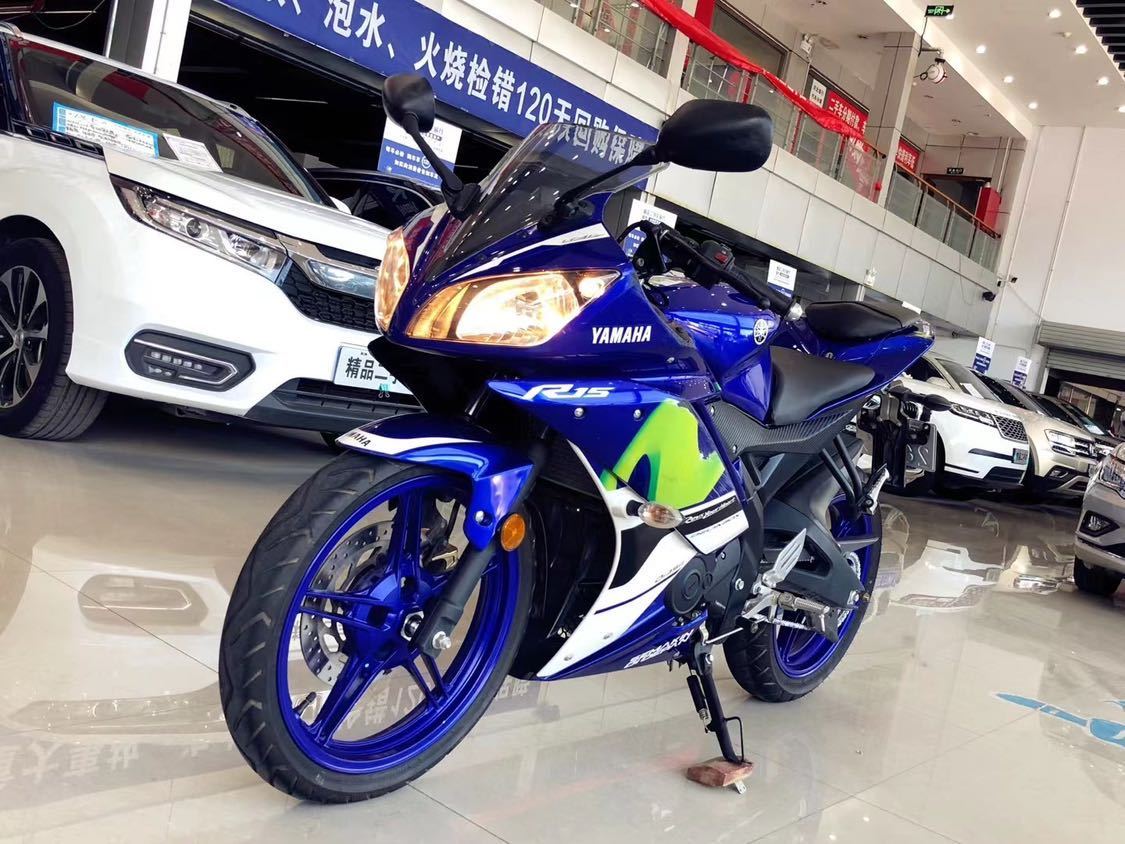 雅马哈 YZF-R15