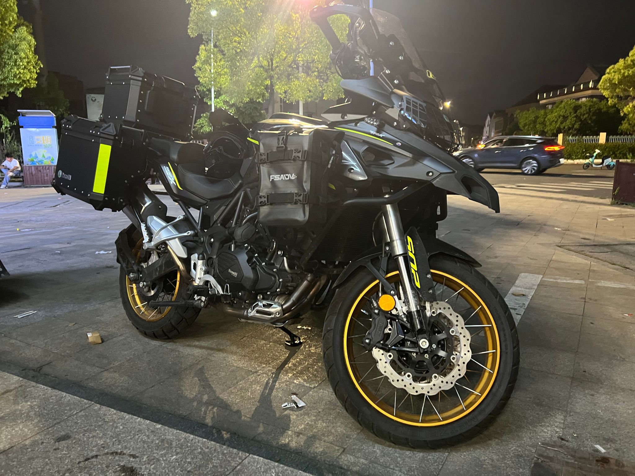 贝纳利 金鹏 TRK502