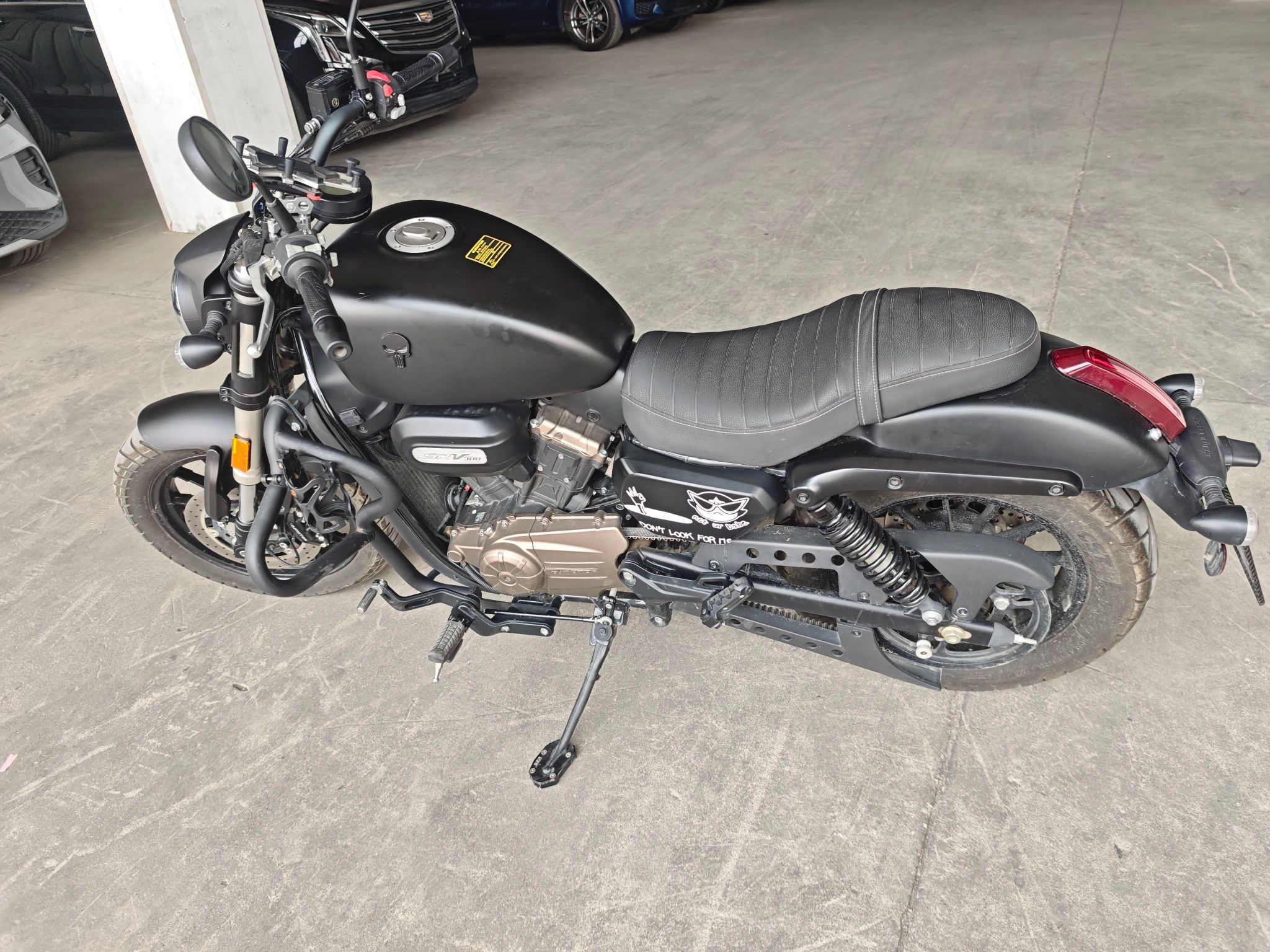 QJMOTOR 闪300S