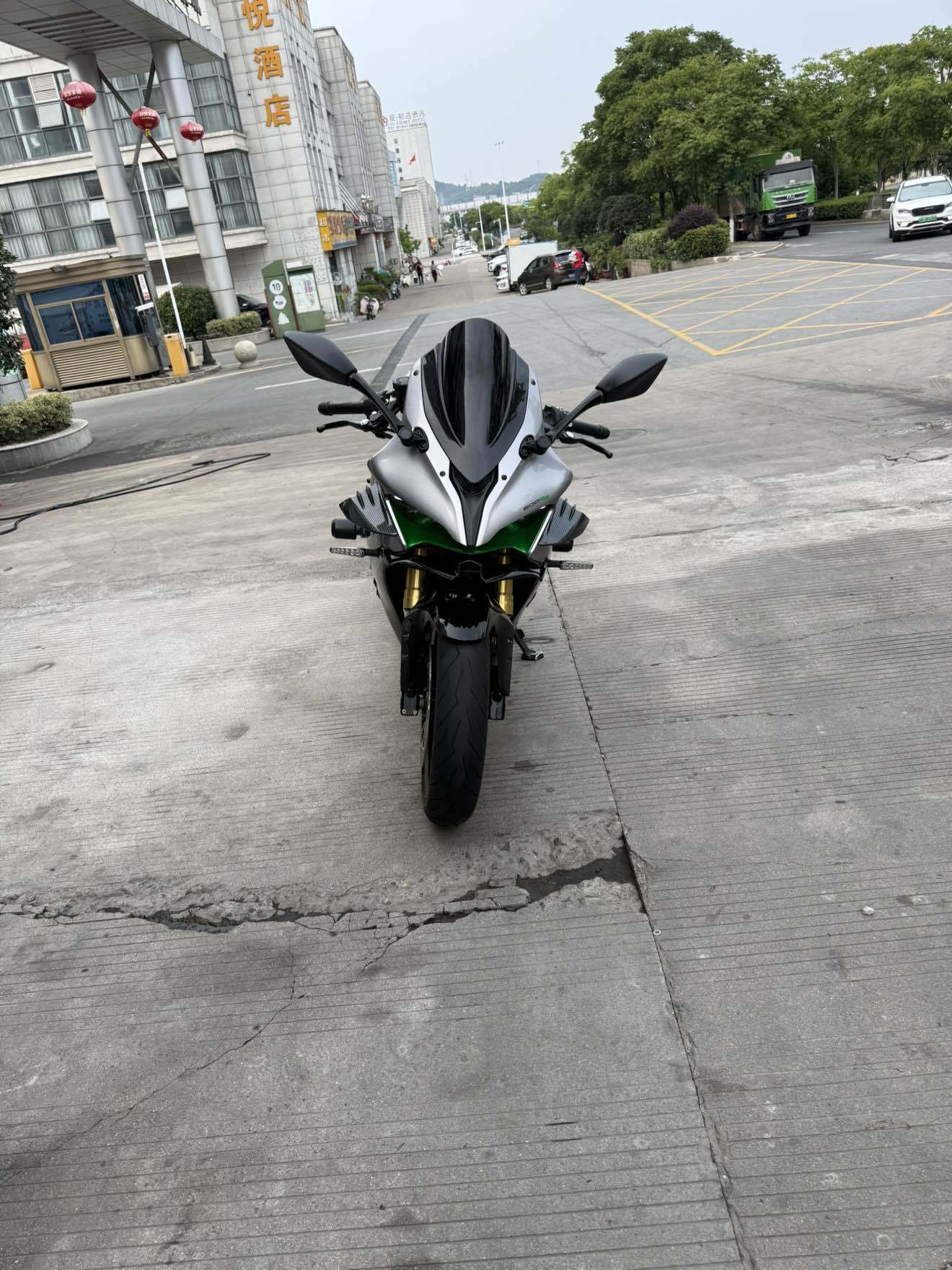 QJMOTOR 赛600