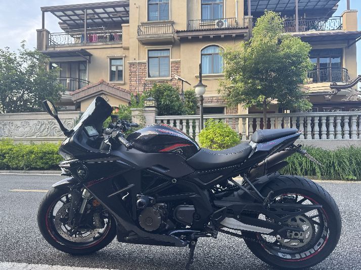 QJMOTOR 赛600