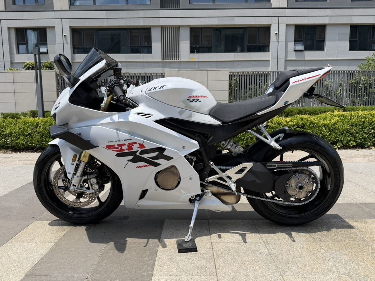 张雪机车 500RR