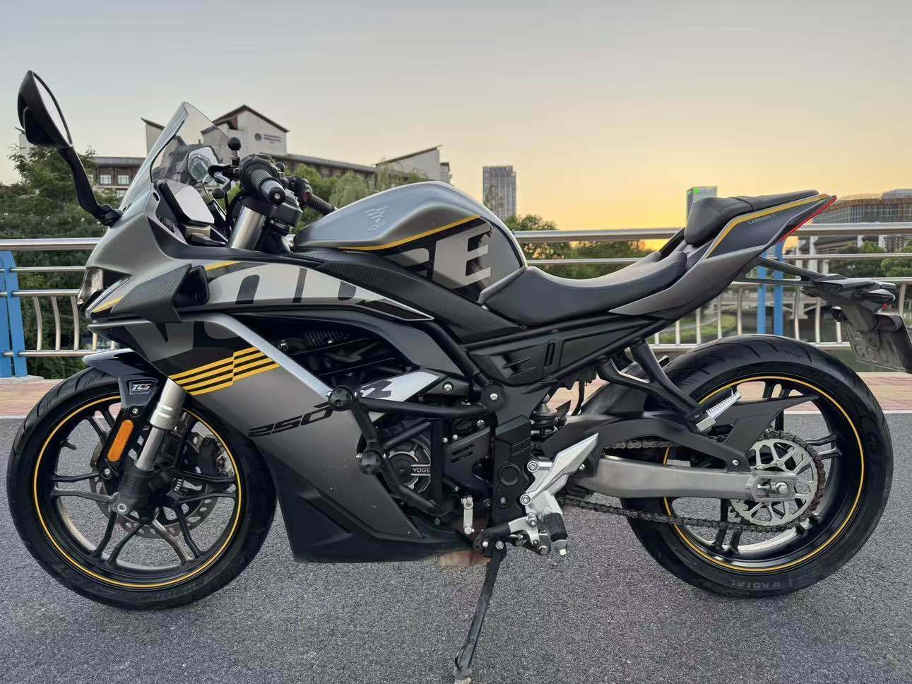 无极 250RR
