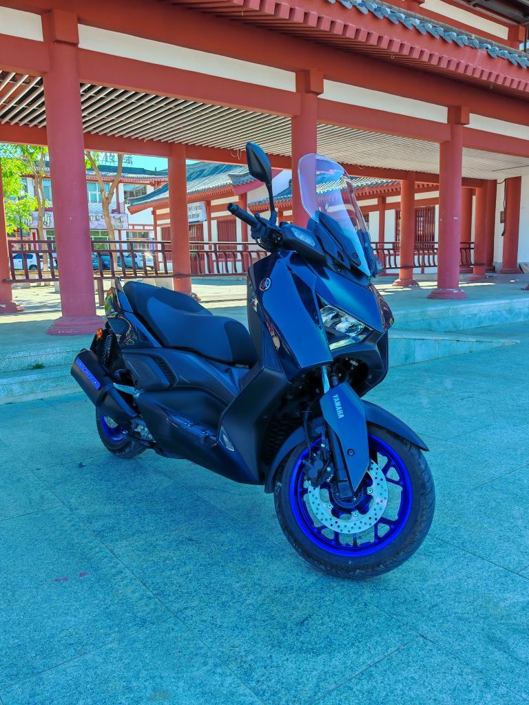 雅马哈 XMAX