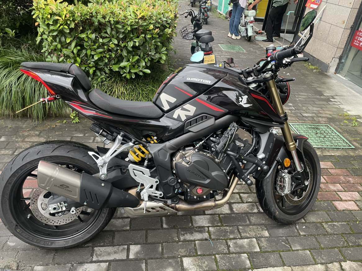 QJMOTOR 追600