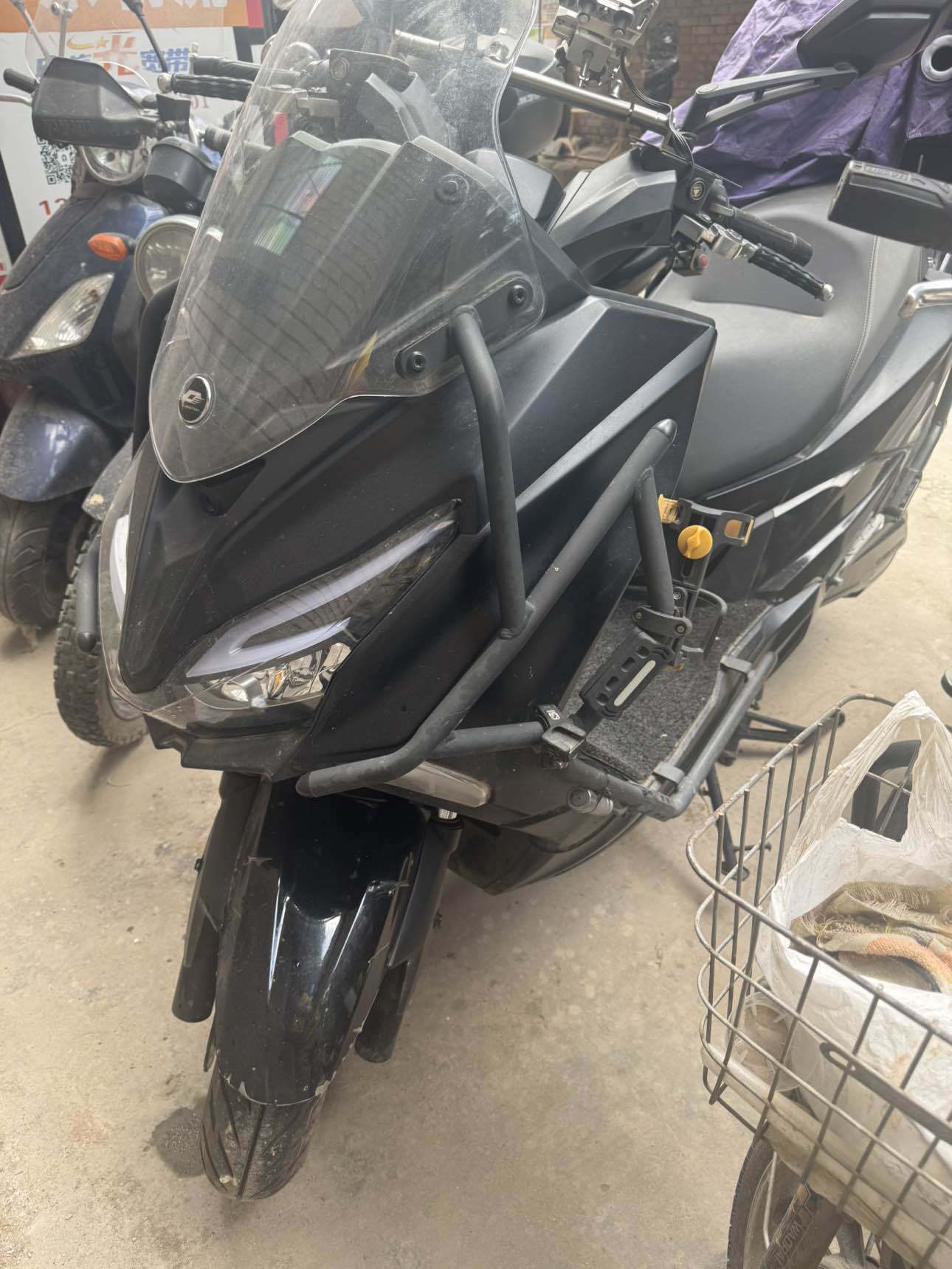 QJMOTOR 鸿250