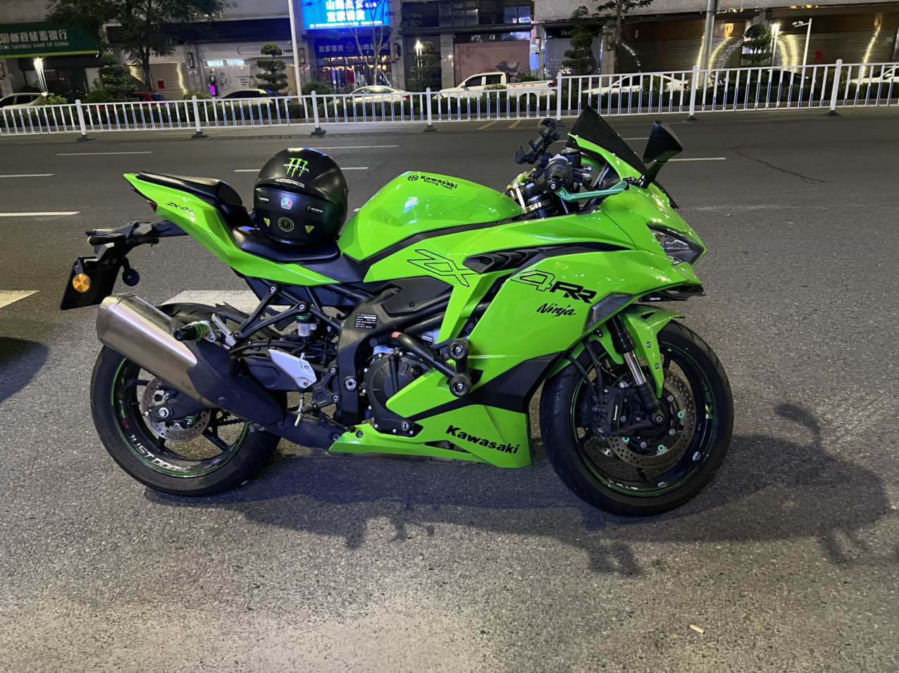 川崎 ZX-4R