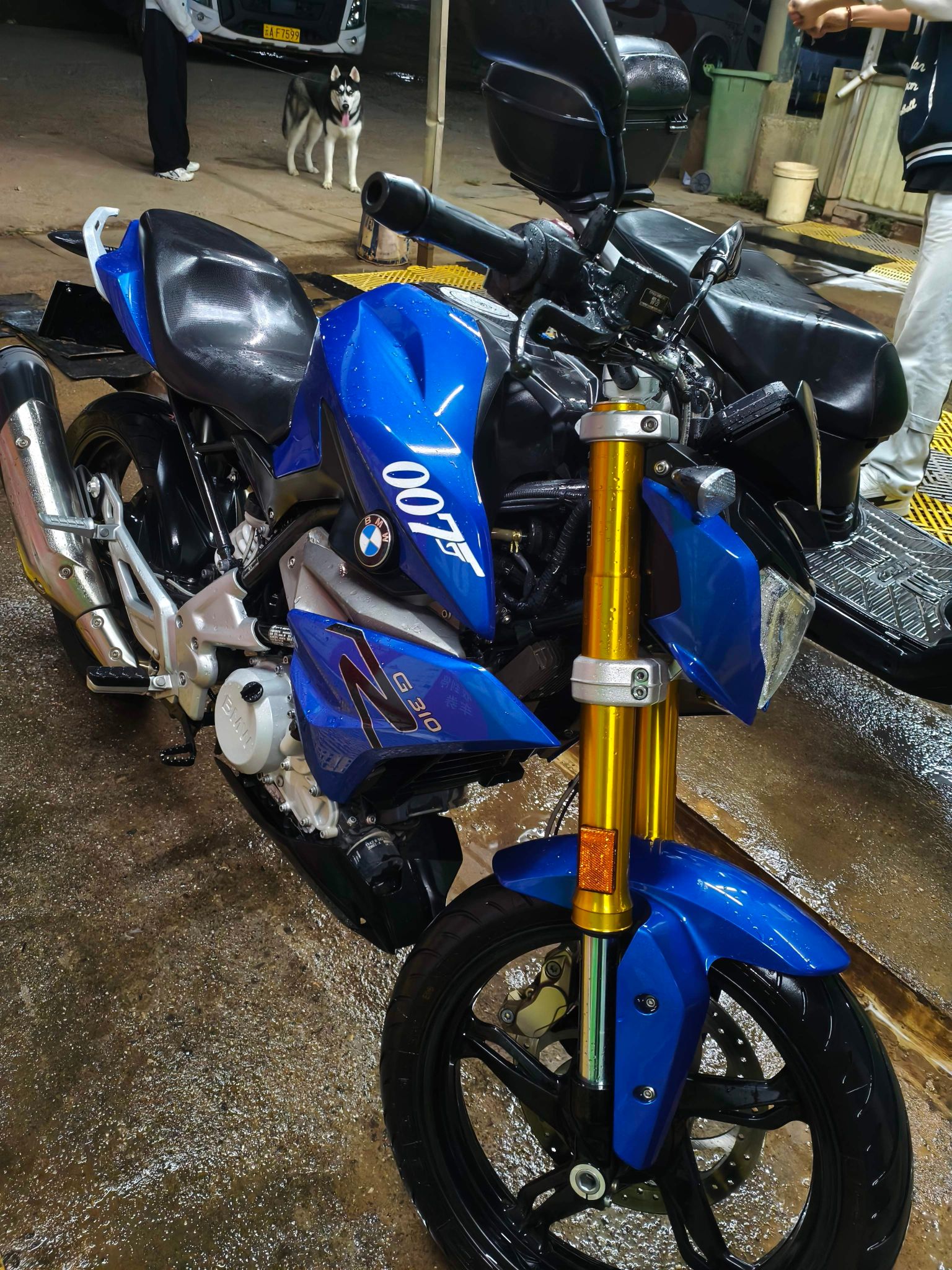宝马 G 310 R