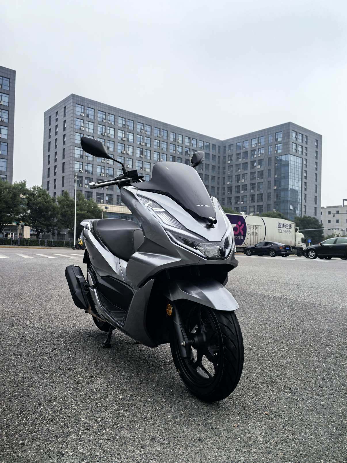 五羊本田 PCX