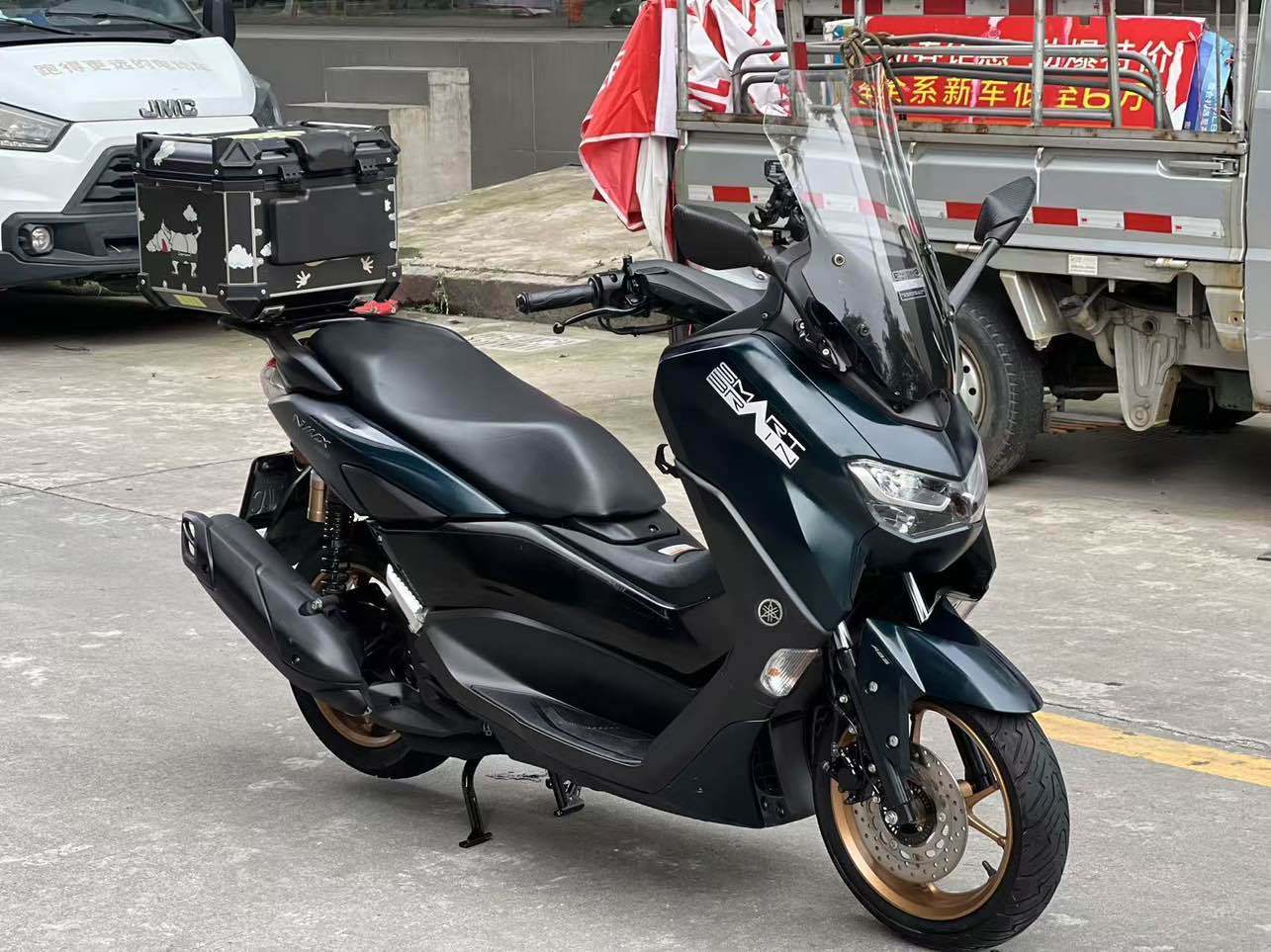 雅马哈 NMAX