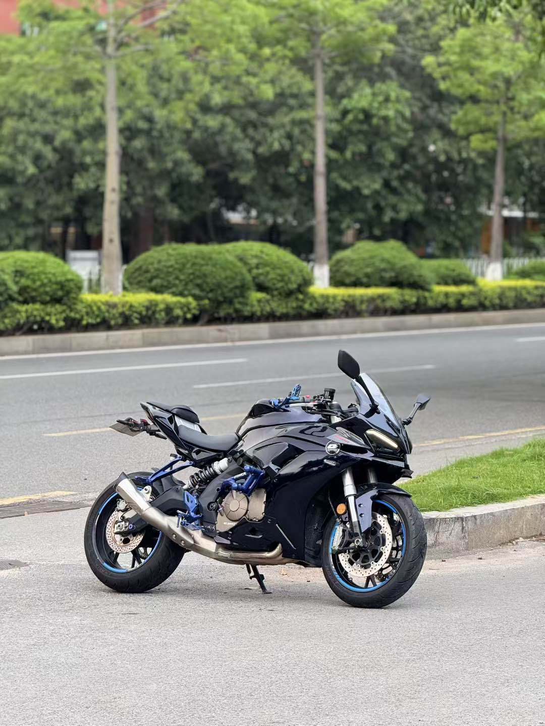 QJMOTOR 赛600