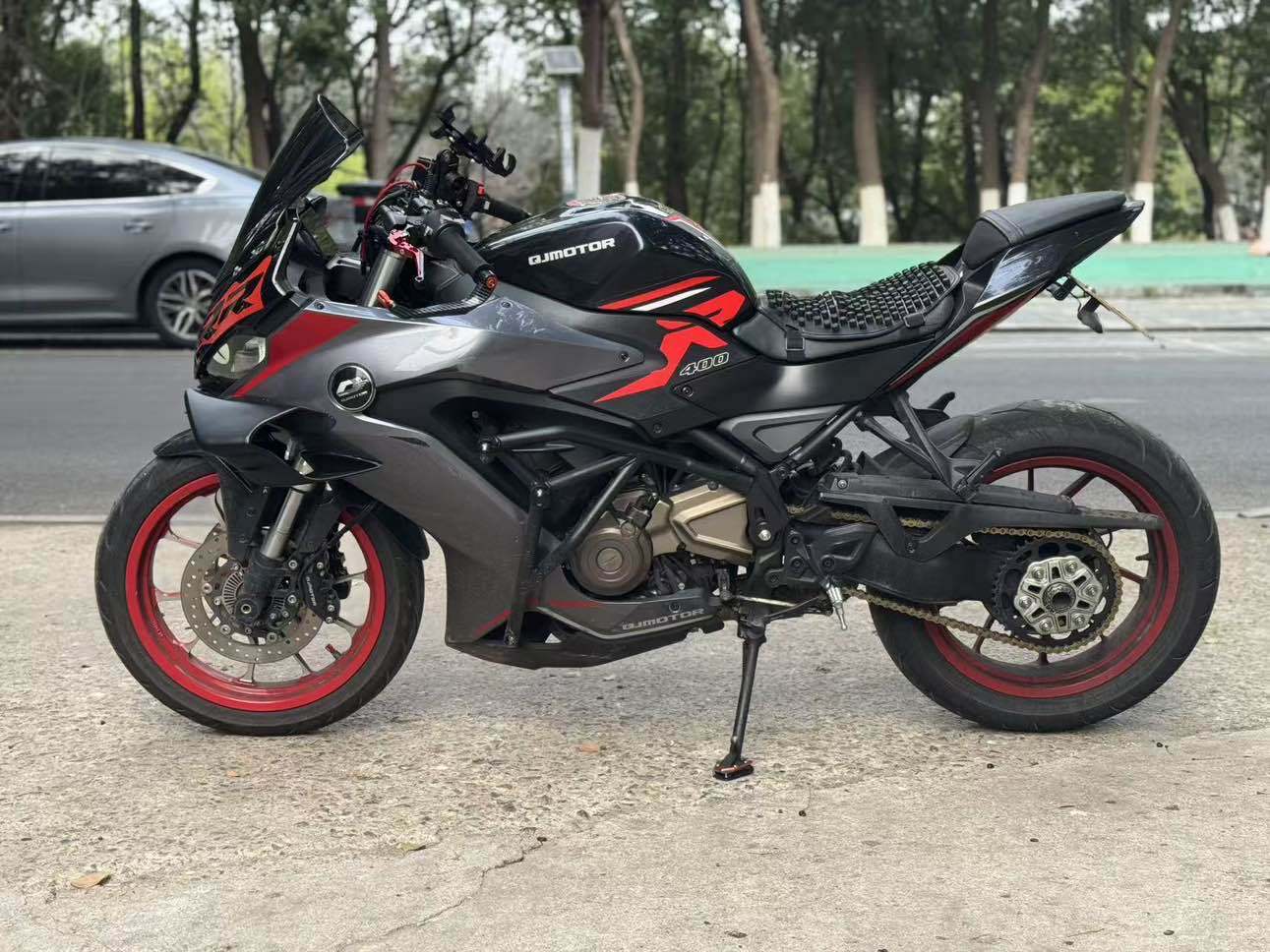 QJMOTOR 赛400
