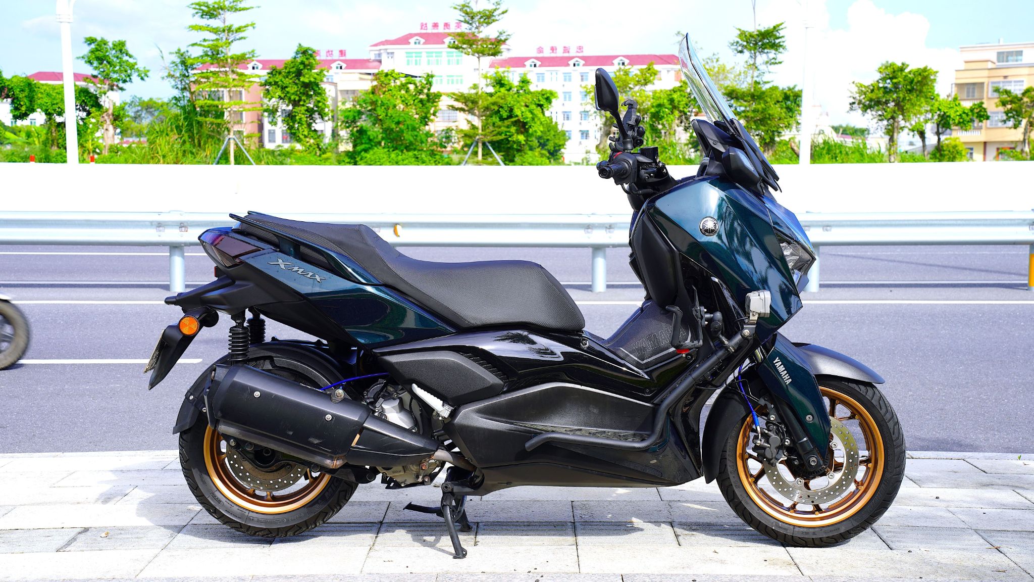 雅马哈 XMAX