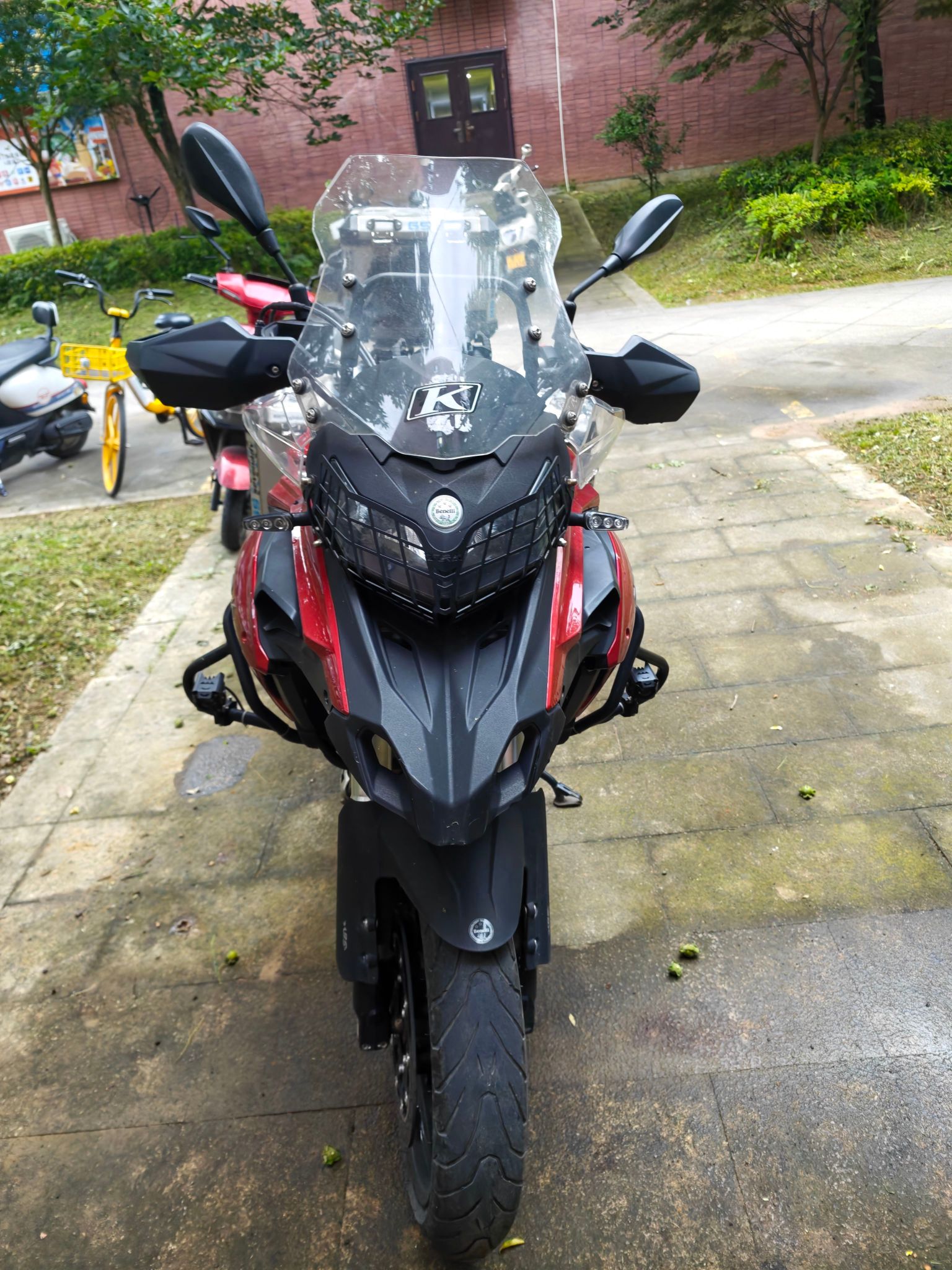 贝纳利 金鹏 TRK502