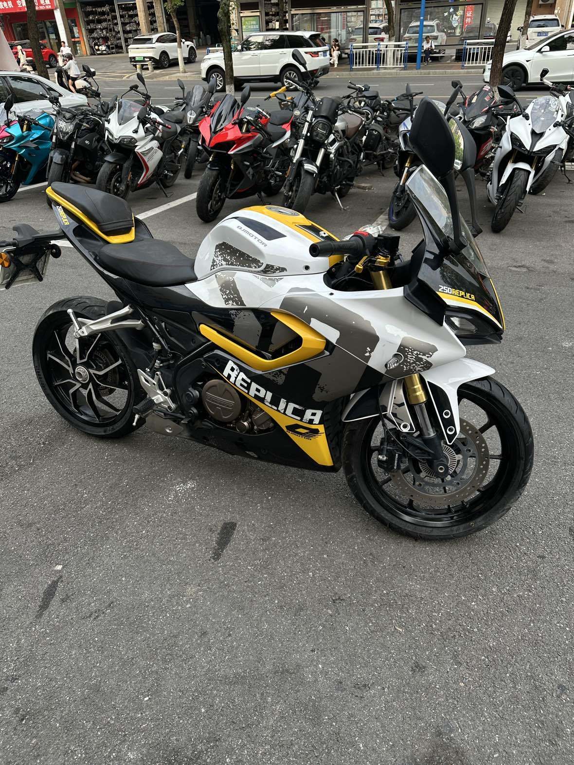 QJMOTOR 赛250