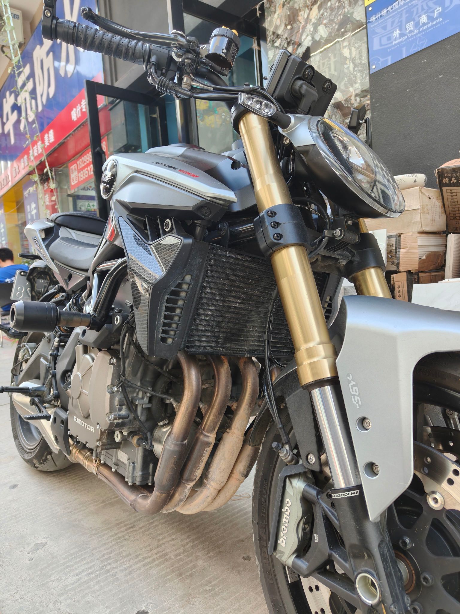 QJMOTOR 追600