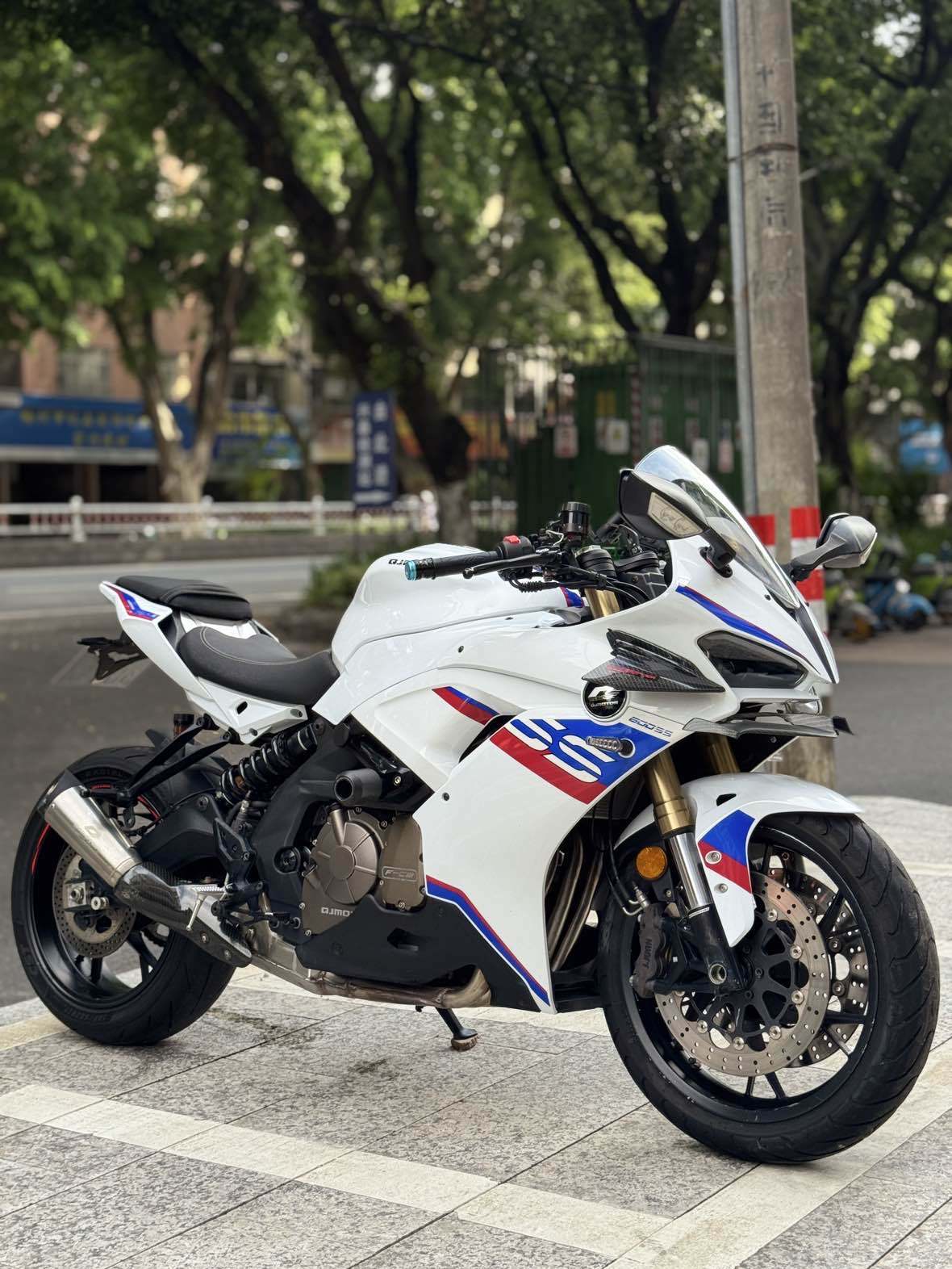 QJMOTOR 赛600