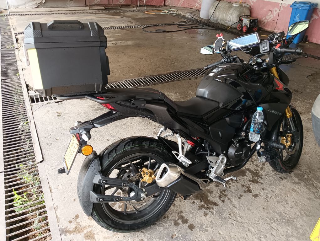 新大洲本田 CBF190R
