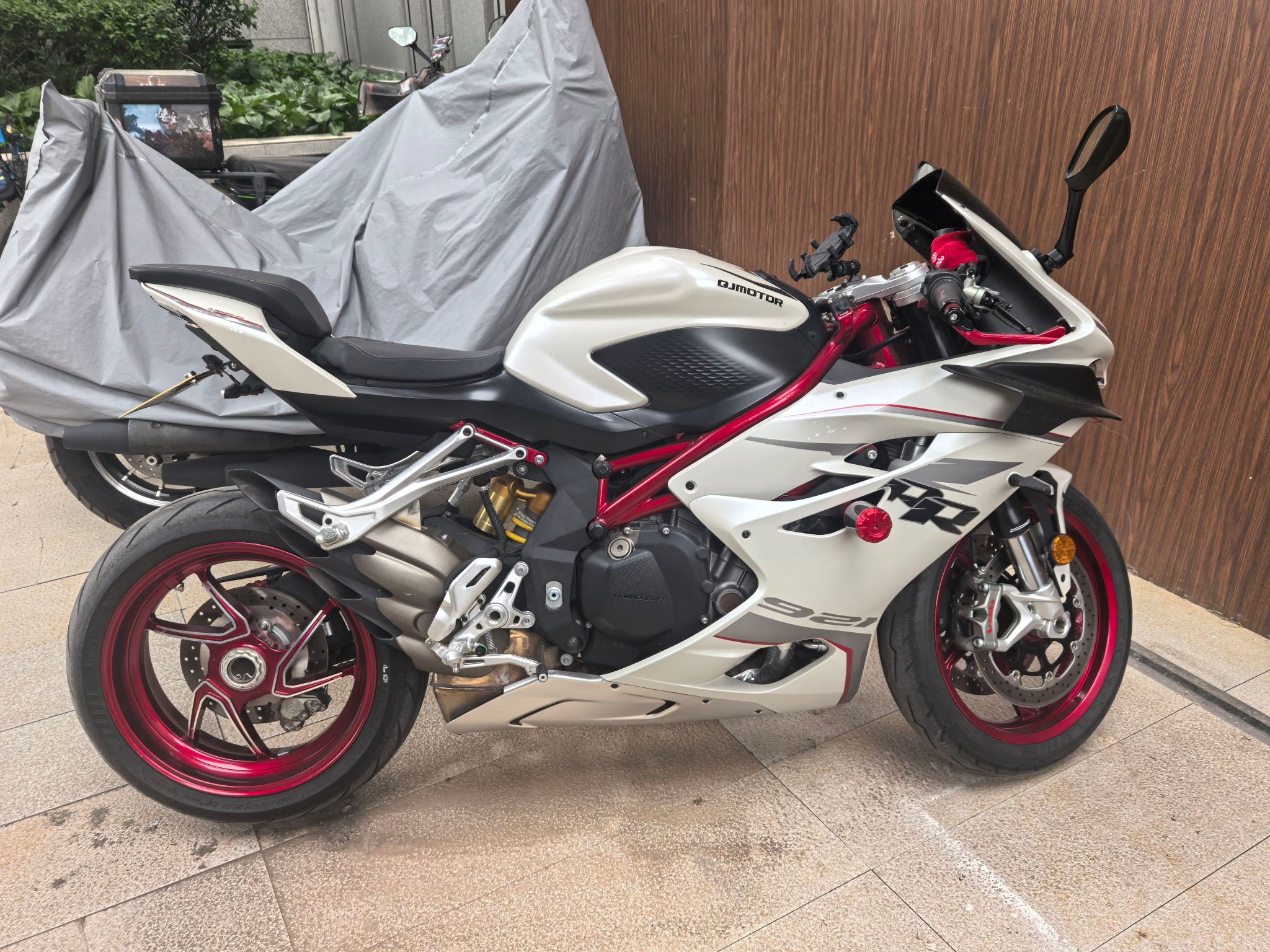 QJMOTOR QJ900GS-8D