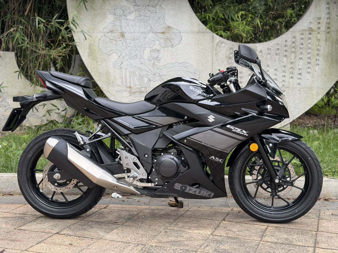 豪爵铃木 GSX250R