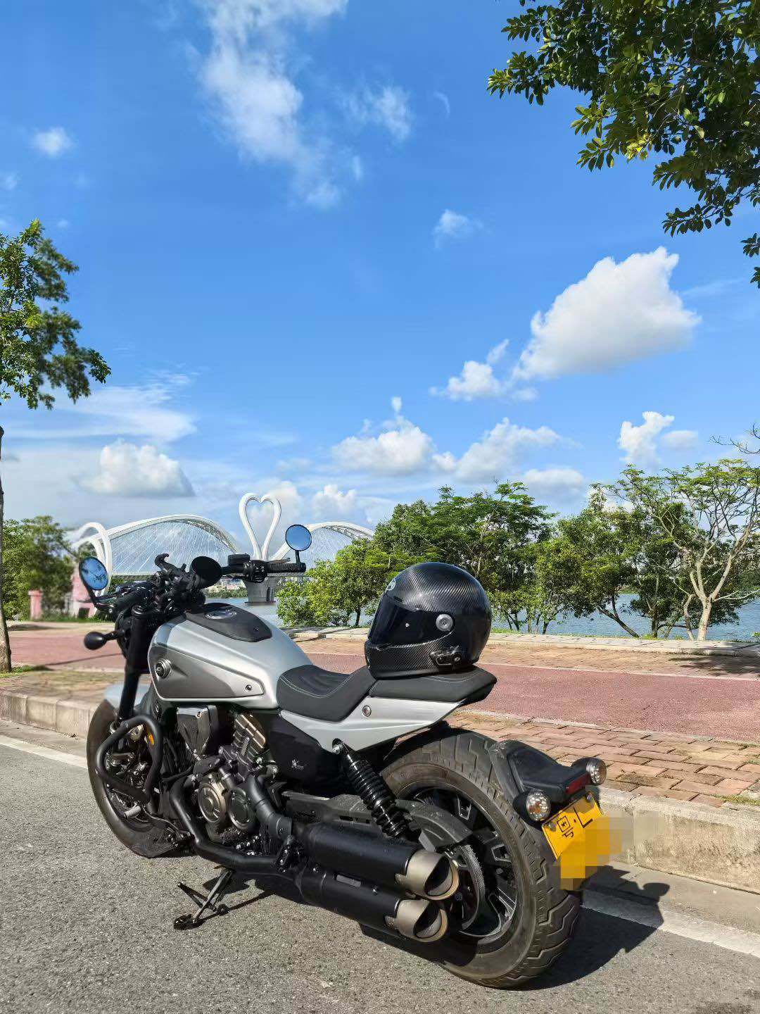 QJMOTOR 闪600