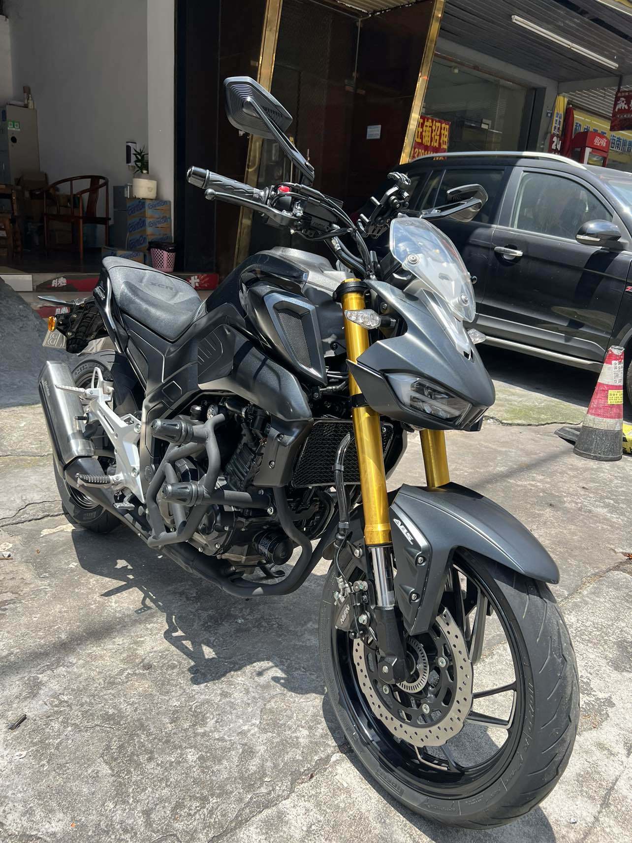 豪爵 XCR300