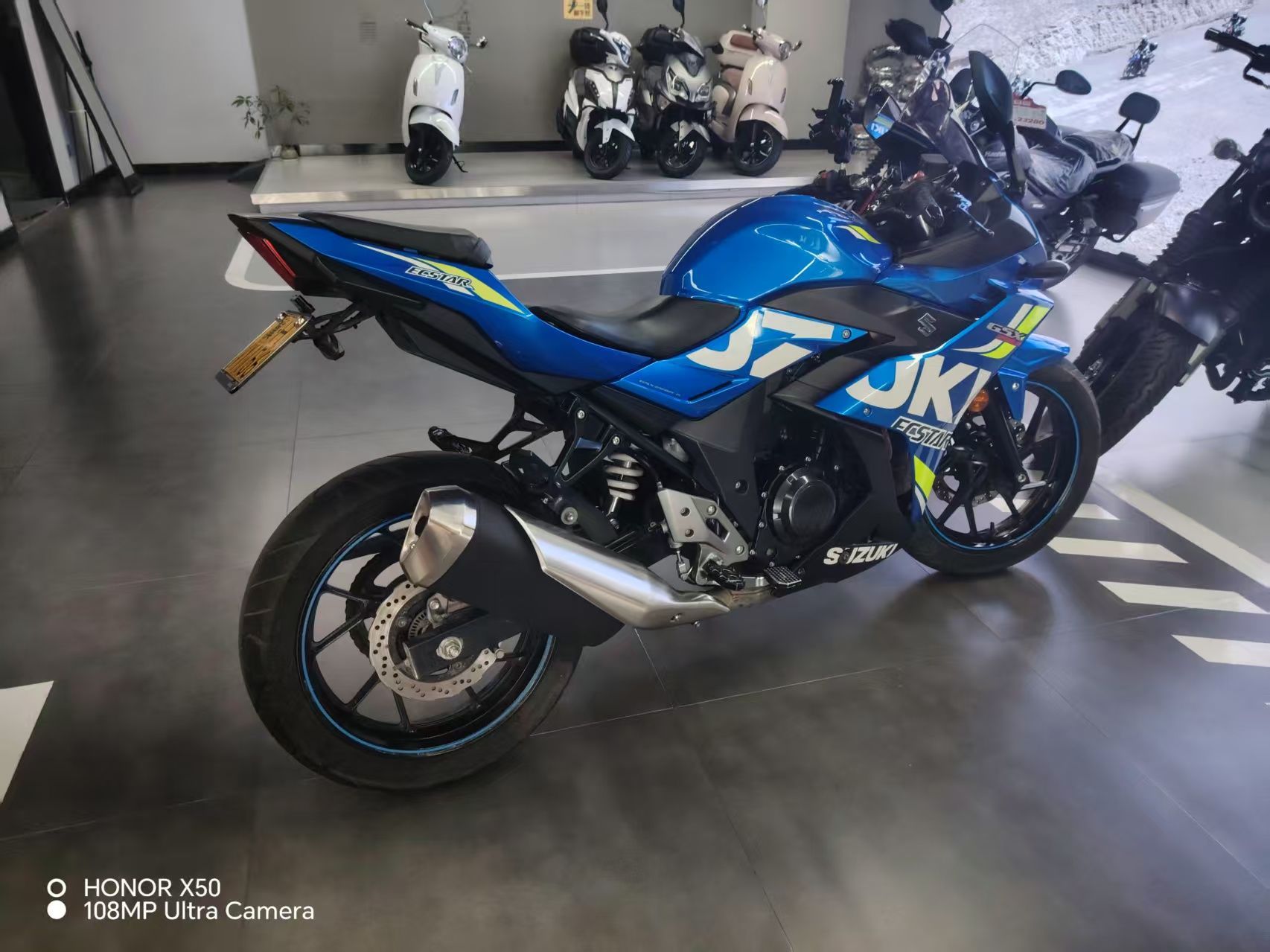 豪爵铃木 GSX250R