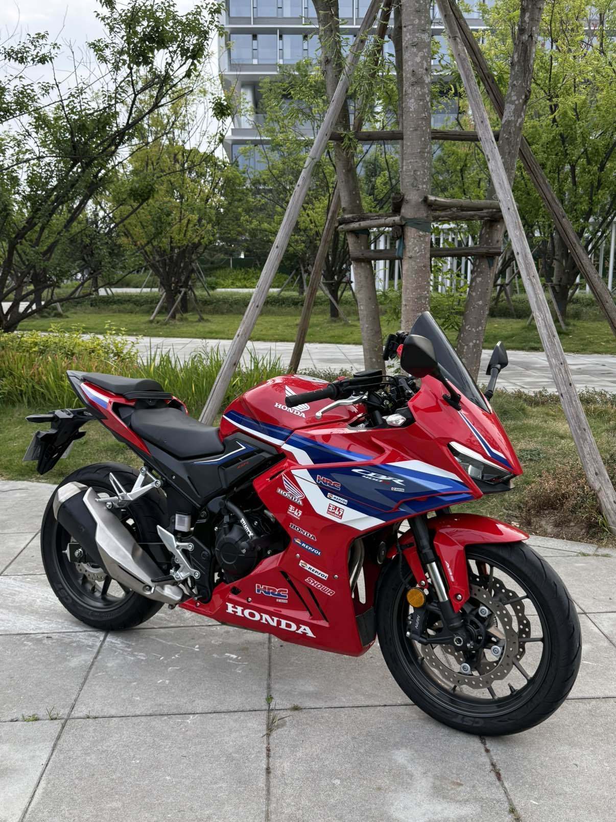 本田WING CBR400R