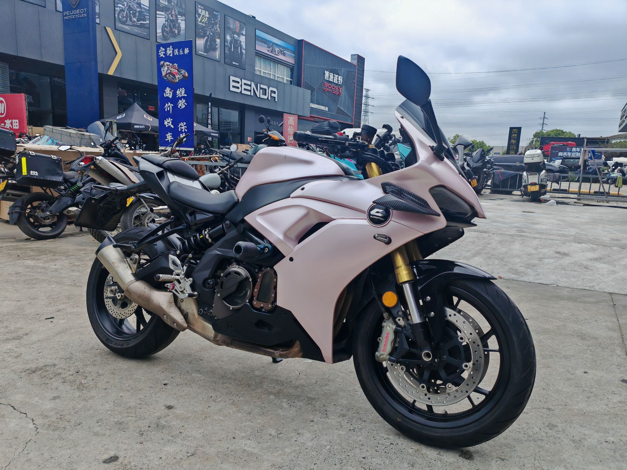 QJMOTOR 赛600