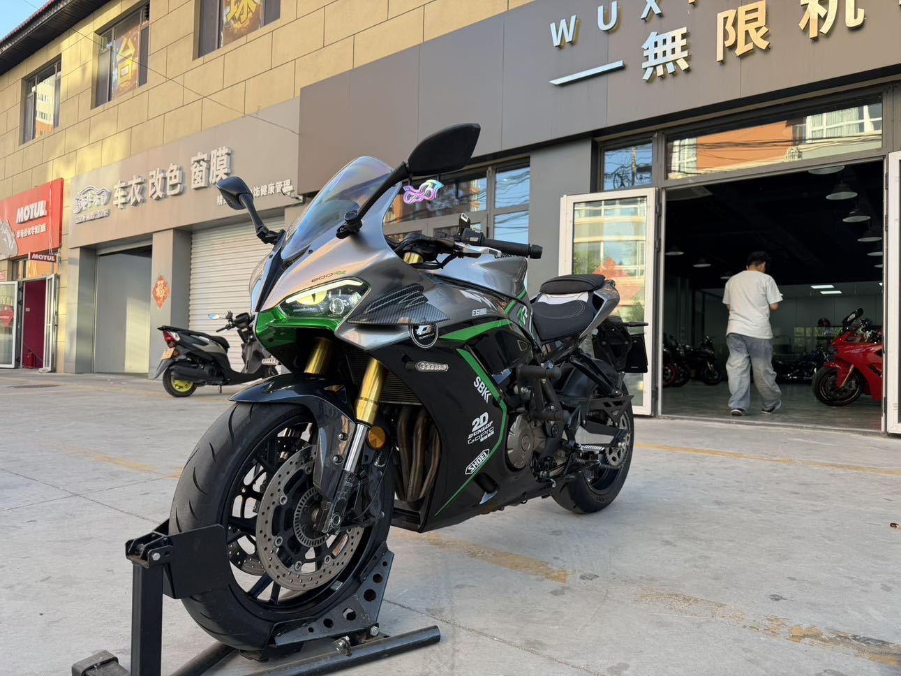 QJMOTOR 赛600