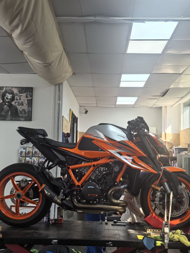 KTMR2R 1290 Super Duke