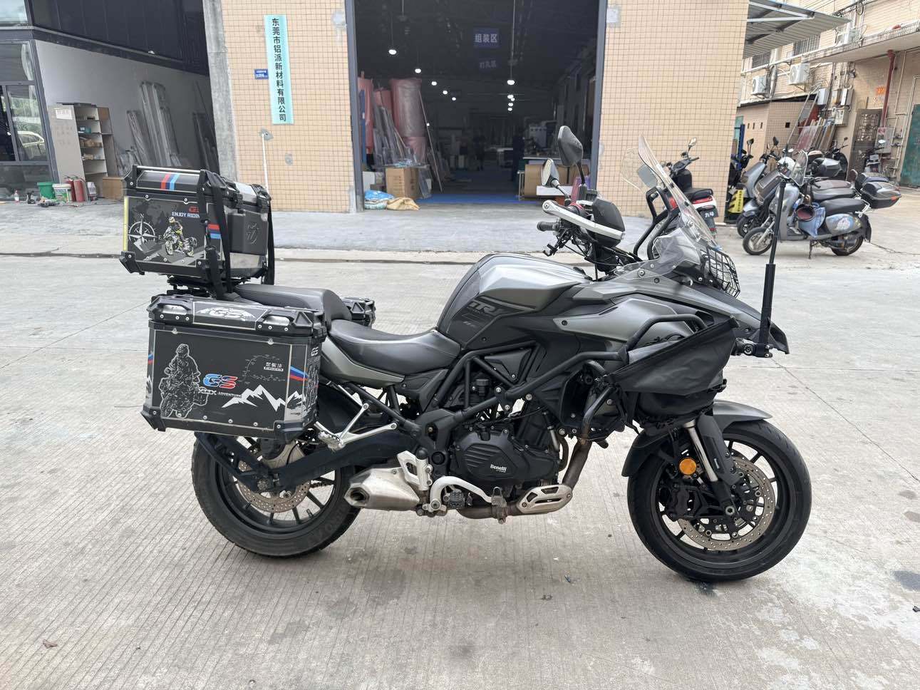贝纳利 金鹏 TRK502