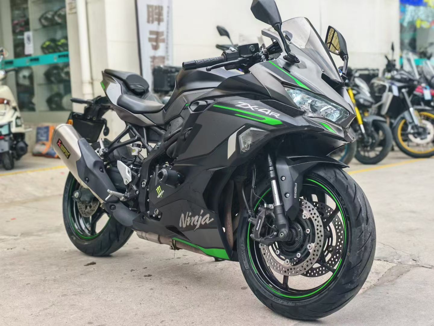 川崎 ZX-4R