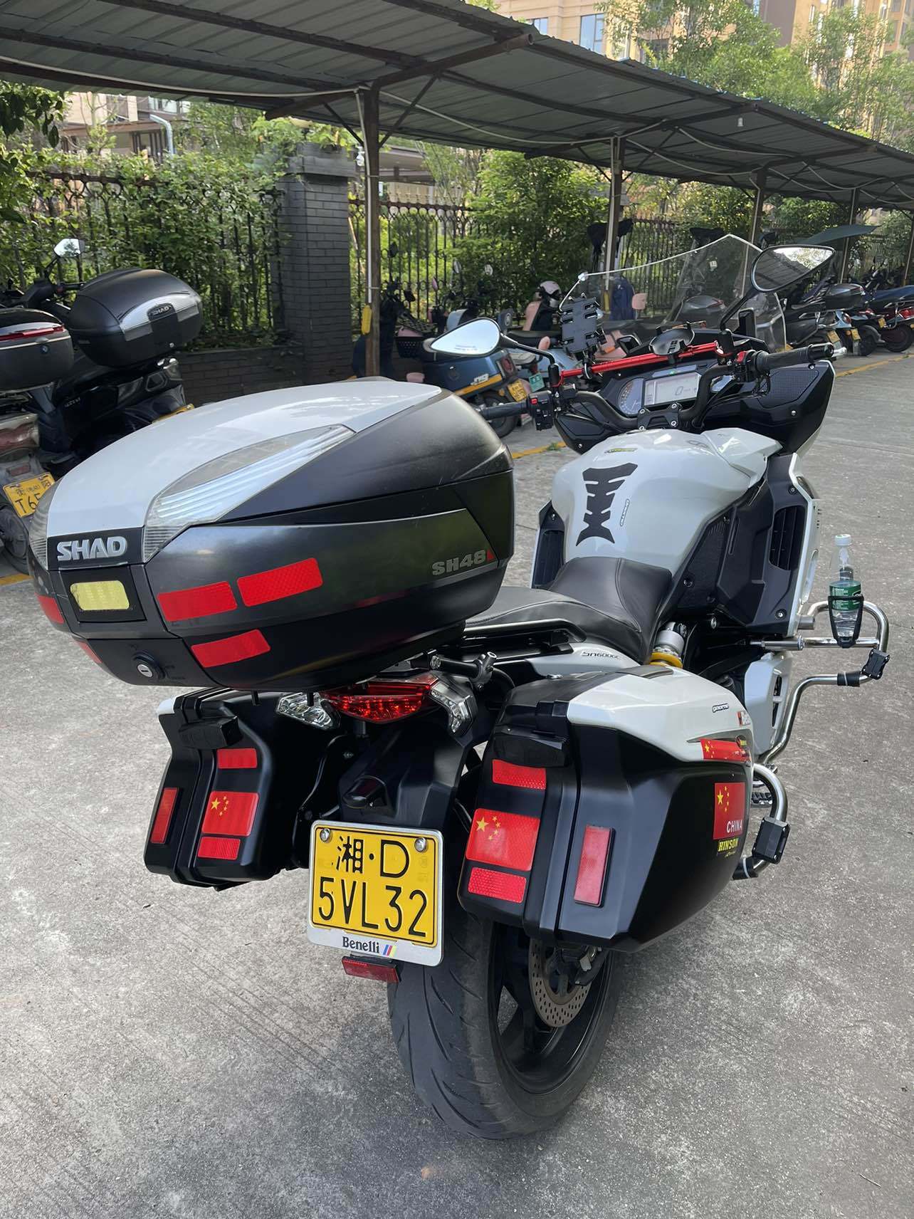 贝纳利 600 GC