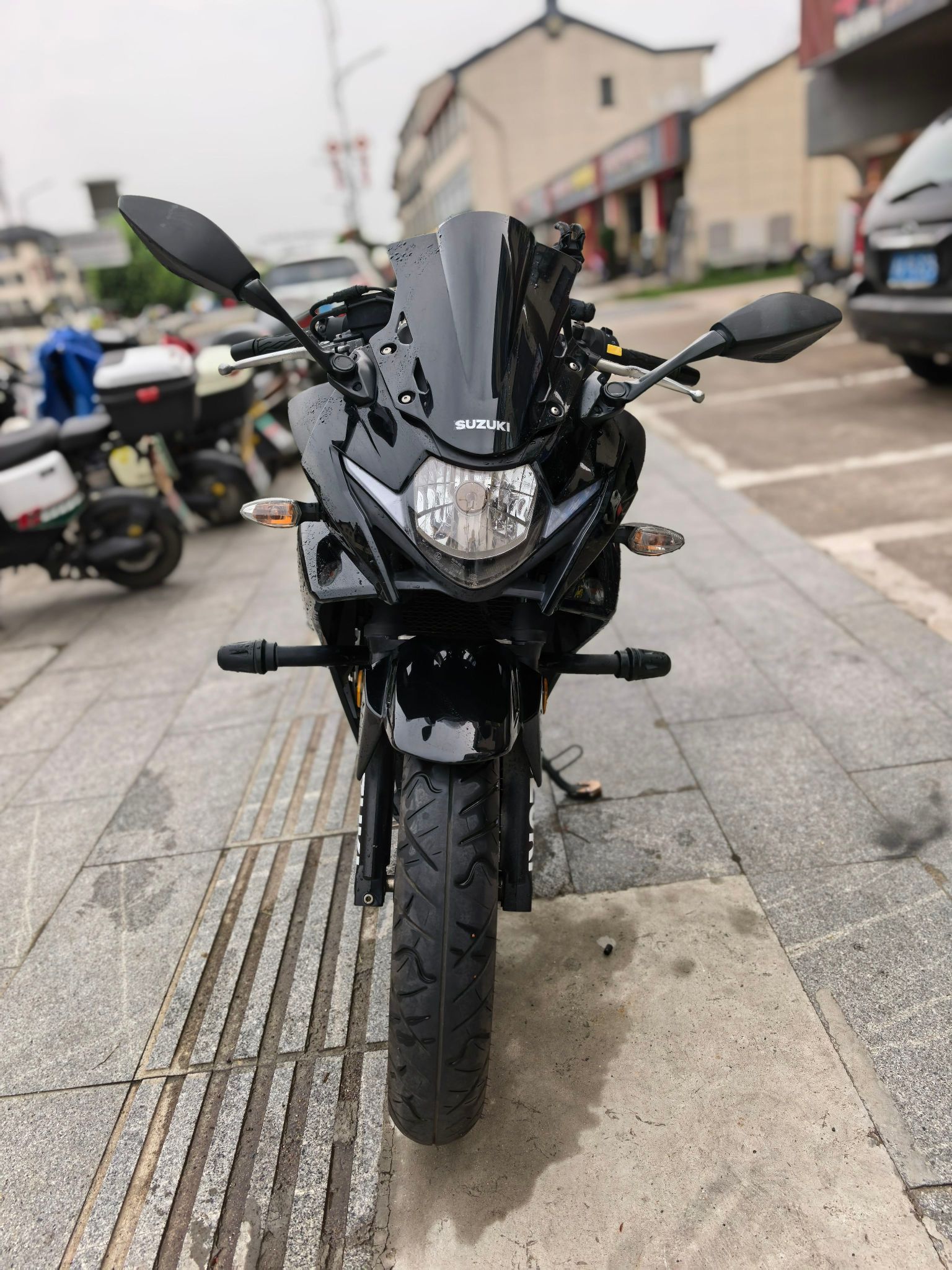 豪爵铃木 GSX250R