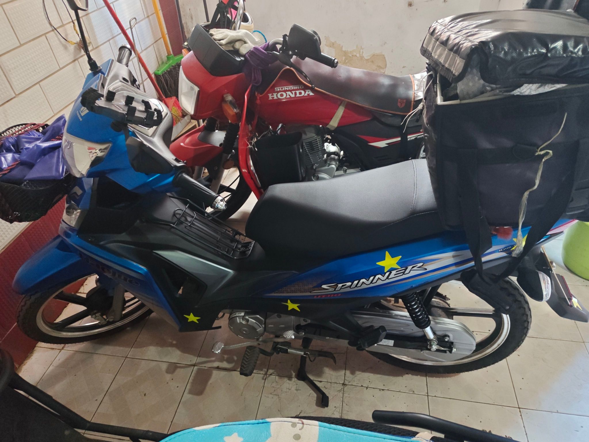 豪爵 UT110