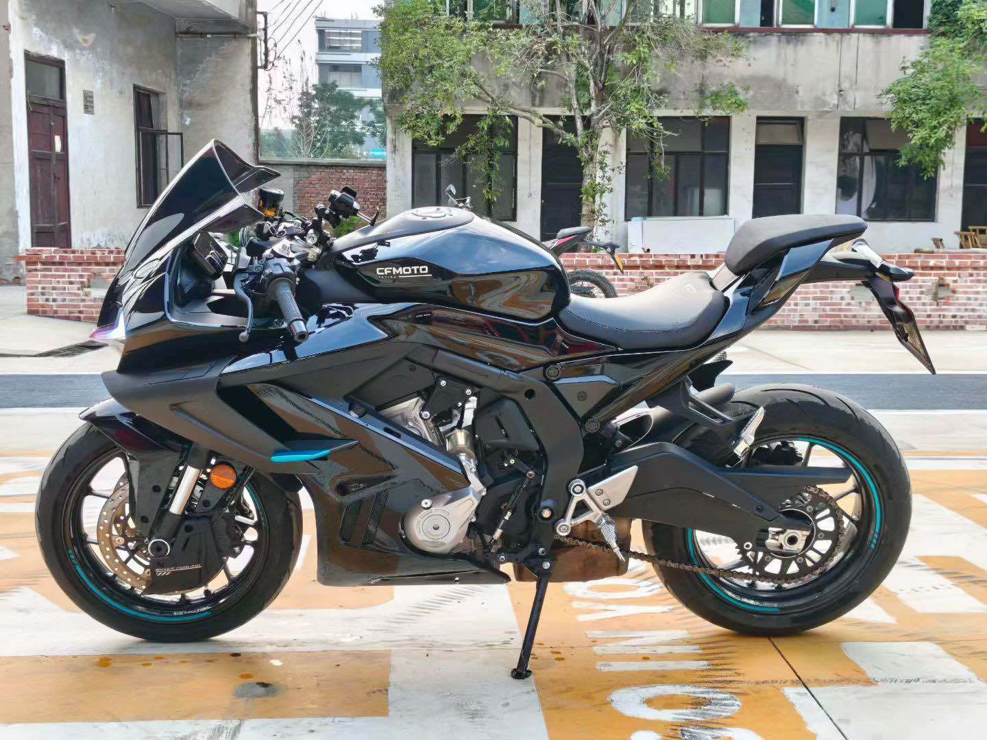 春风 675SR