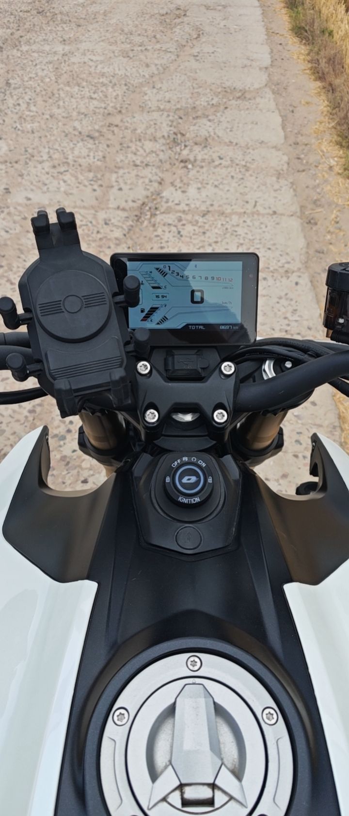 QJMOTOR 追600