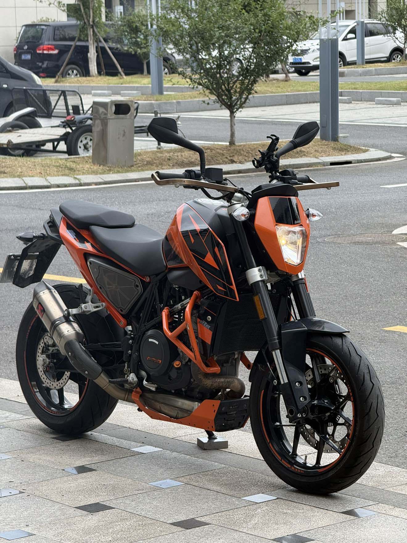 KTMR2R 690 Duke