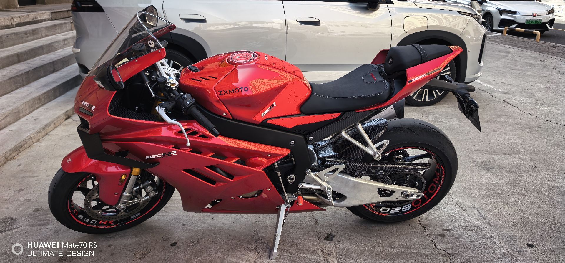 张雪机车 820RR