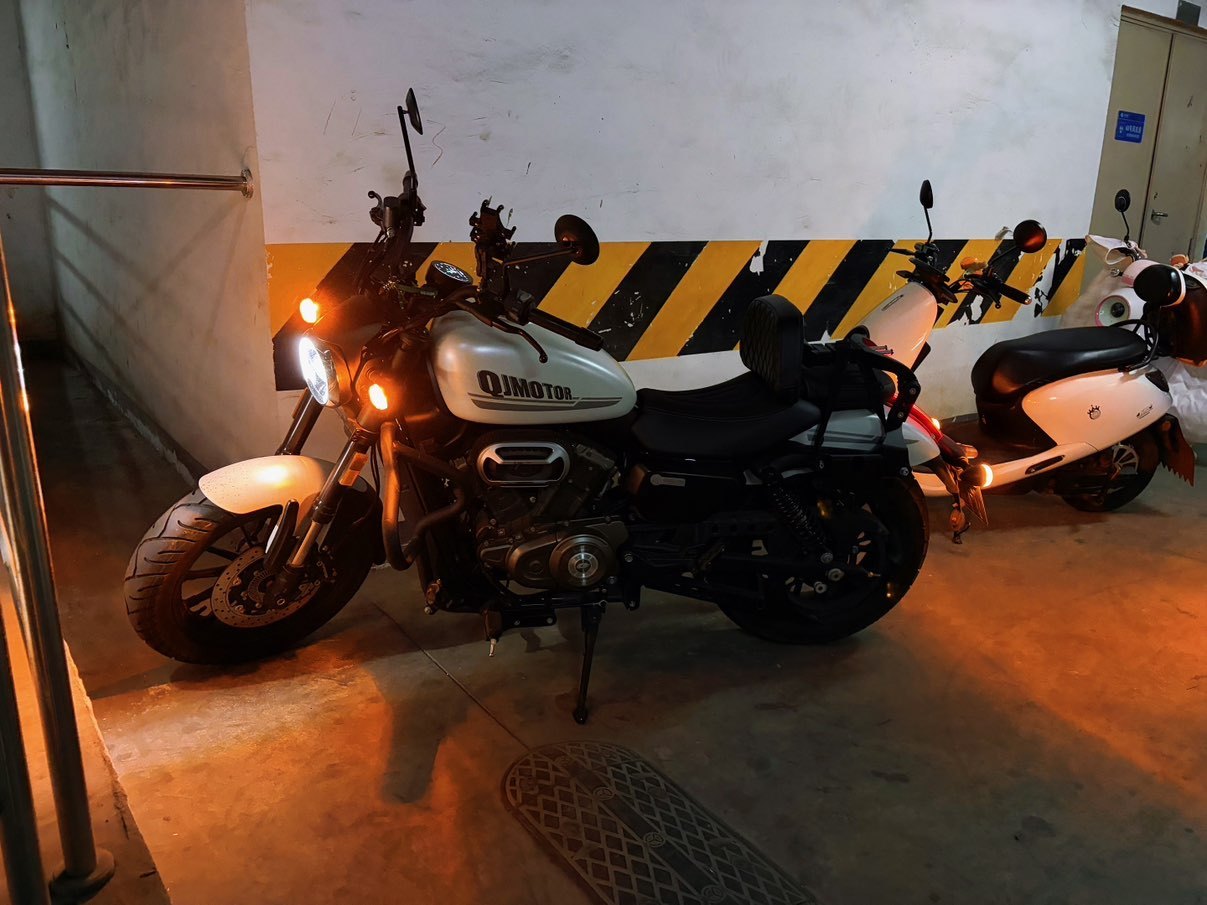 QJMOTOR 闪250