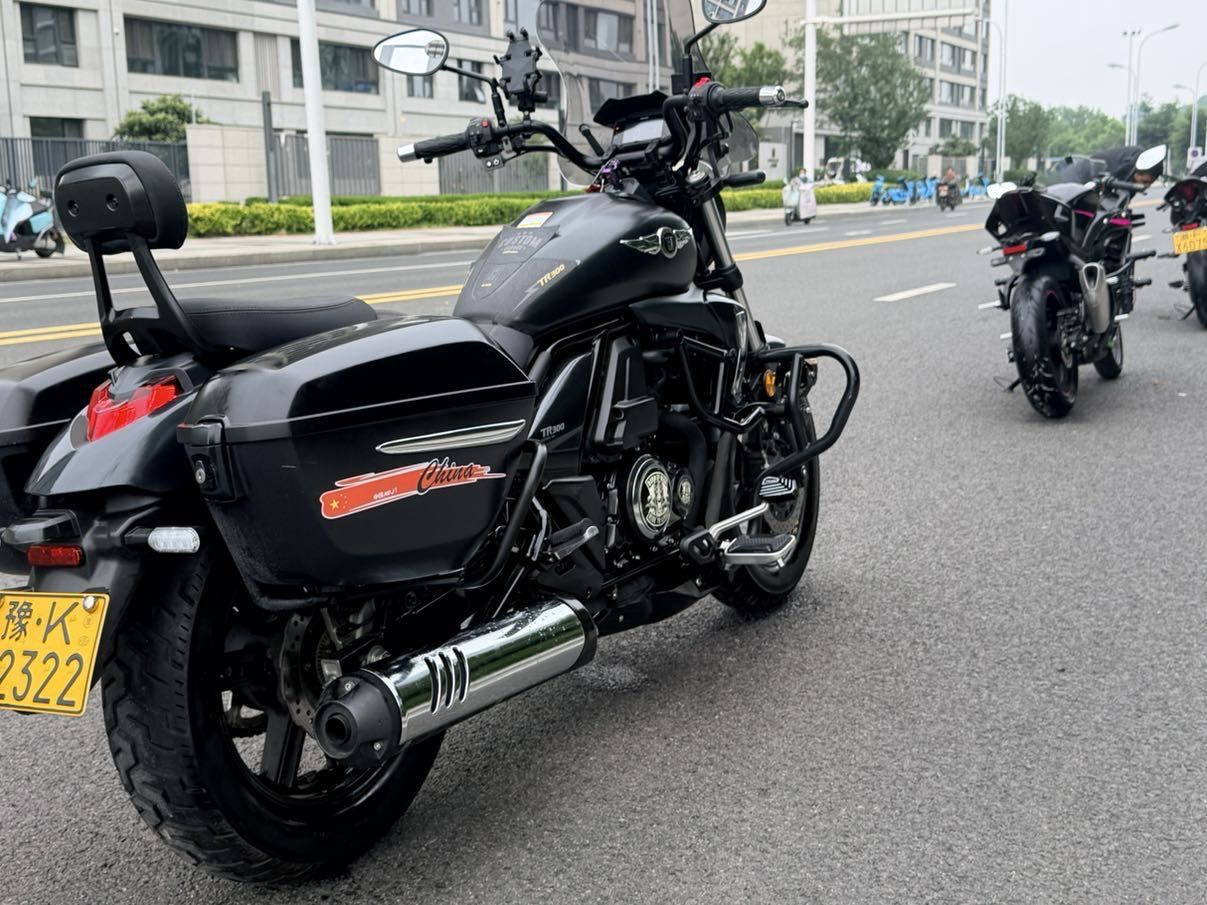 豪爵 TR300