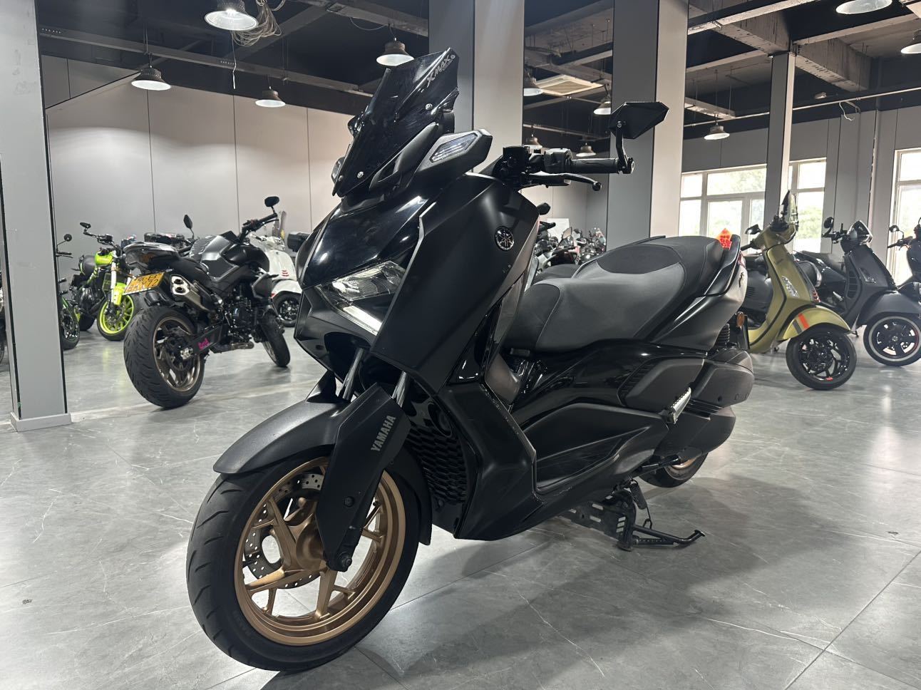 雅马哈 XMAX
