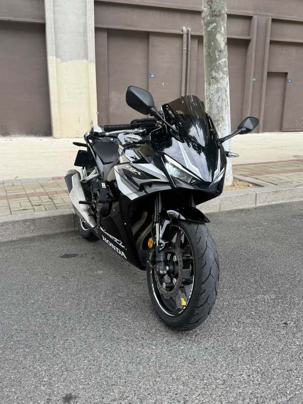 本田WING CBR400R