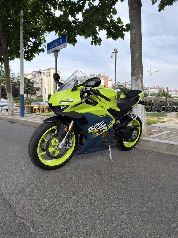 张雪机车 500RR