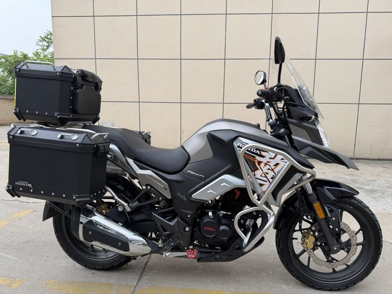 五羊本田 猛鸷 CB190X