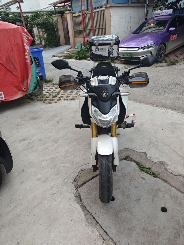 新大洲本田 CBF190R