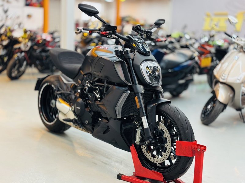 杜卡迪 Diavel 
