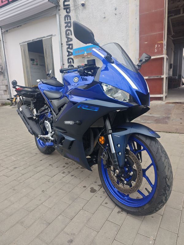 雅马哈 YZF-R3